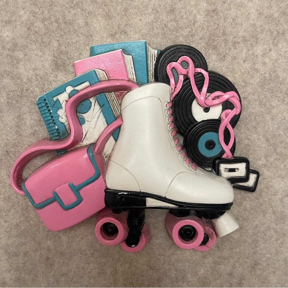 Vintage 90’s Retro Barbiecore Set of 2 Rollerskate Phone Wall Decro Plaques - Picture 6 of 10